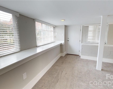 428 Hawthorne Lane - Photo Thumbnail 2