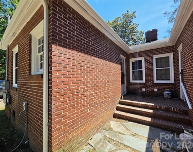322 W Mccubbins Street - Photo Thumbnail 10