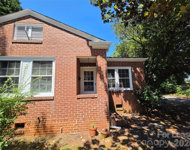 322 W Mccubbins Street - Photo Thumbnail 1