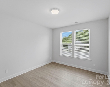 645 Brookwood Street - Photo Thumbnail 12