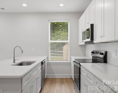 645 Brookwood Street - Photo Thumbnail 6