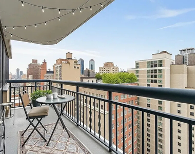 West 37th Street - Photo Thumbnail 1