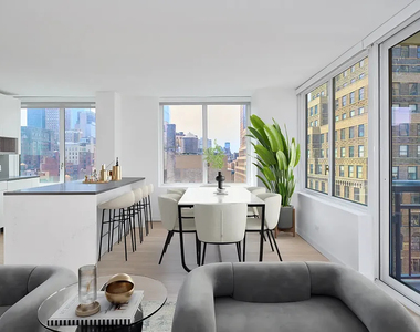 West 37th Street - Photo Thumbnail 2
