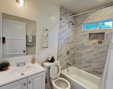 549 N Niagara - Photo Thumbnail 8