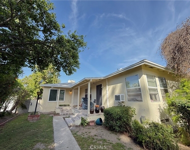549 N Niagara - Photo Thumbnail 18