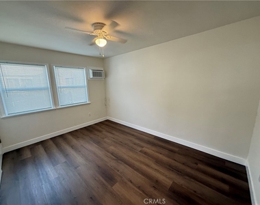 549 N Niagara - Photo Thumbnail 13