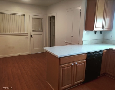 853 N Zeyn - Photo Thumbnail 15