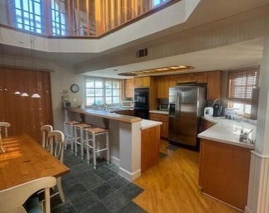 945 Sharon Lane - Photo Thumbnail 9