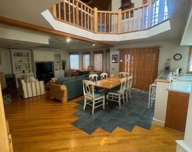 945 Sharon Lane - Photo Thumbnail 8