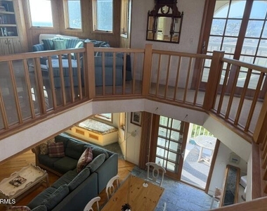 945 Sharon Lane - Photo Thumbnail 5