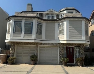 945 Sharon Lane - Photo Thumbnail 3