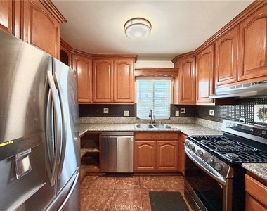 1477 W 20th - Photo Thumbnail 11