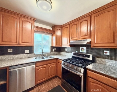 1477 W 20th - Photo Thumbnail 12