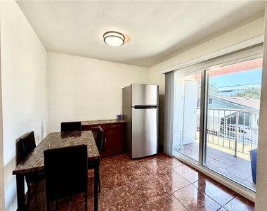 1477 W 20th - Photo Thumbnail 7