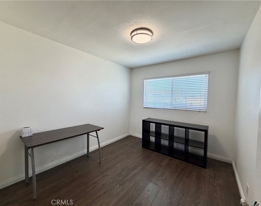 1477 W 20th - Photo Thumbnail 24