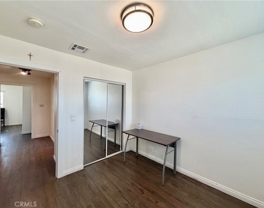 1477 W 20th - Photo Thumbnail 23