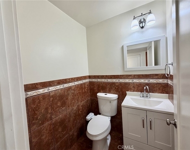 1477 W 20th - Photo Thumbnail 3