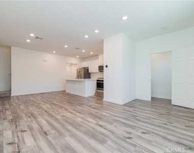 3977 E Huntingron Street - Photo Thumbnail 3