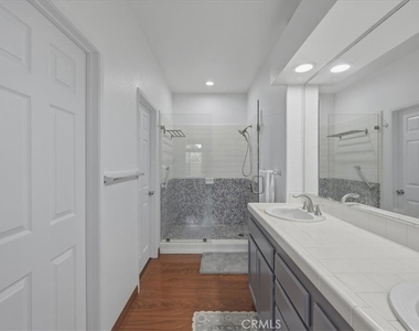 7254 Shoreline Drive - Photo Thumbnail 18