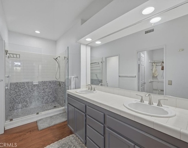 7254 Shoreline Drive - Photo Thumbnail 17