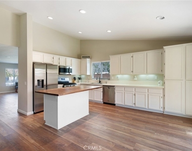 25349 Silverwood - Photo Thumbnail 12