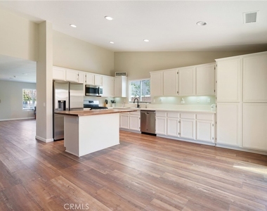 25349 Silverwood - Photo Thumbnail 11