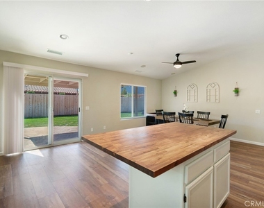 25349 Silverwood - Photo Thumbnail 16