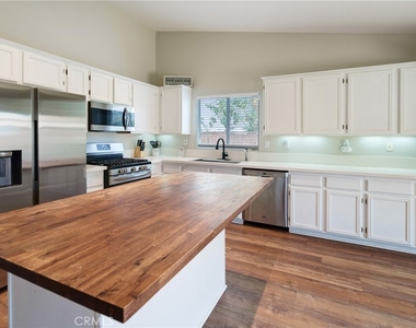 25349 Silverwood - Photo Thumbnail 21