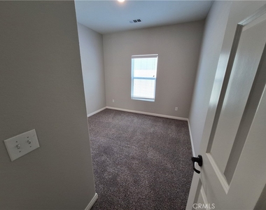 31810 Ives Court - Photo Thumbnail 12