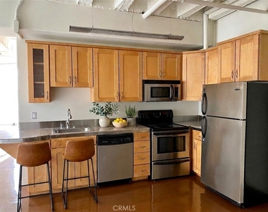 312 W 5th Street - Photo Thumbnail 1