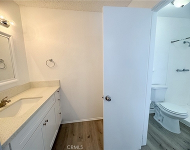1040 Chagal - Photo Thumbnail 6