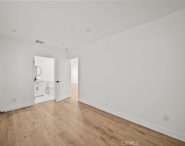 11488 Burbank - Photo Thumbnail 5