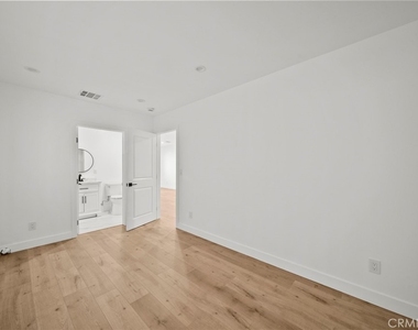 11488 Burbank - Photo Thumbnail 6