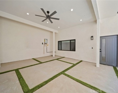 11488 Burbank - Photo Thumbnail 8