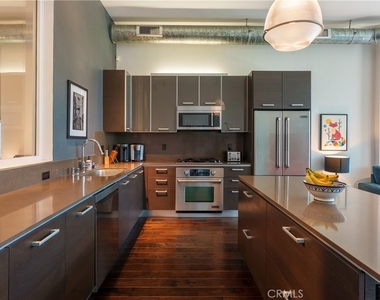 13320 Beach Avenue - Photo Thumbnail 3