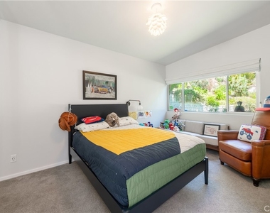 15626 Royal Ridge - Photo Thumbnail 23
