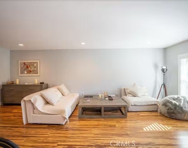 24361 Mulholland Highway - Photo Thumbnail 7