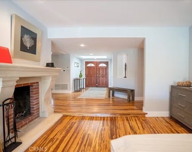 24361 Mulholland Highway - Photo Thumbnail 4