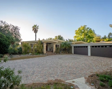 24361 Mulholland Highway - Photo Thumbnail 2