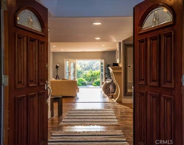 24361 Mulholland Highway - Photo Thumbnail 3