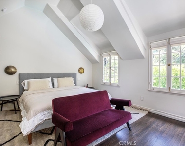 5531 Red Oak - Photo Thumbnail 13
