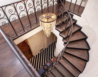 5531 Red Oak - Photo Thumbnail 10
