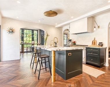 5531 Red Oak - Photo Thumbnail 16