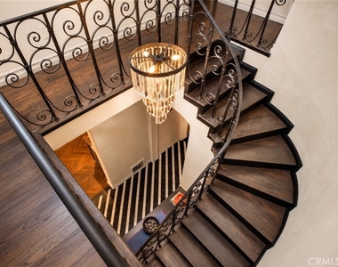 5531 Red Oak - Photo Thumbnail 8
