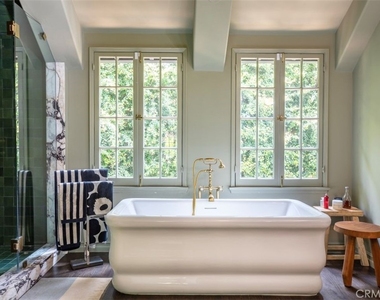5531 Red Oak - Photo Thumbnail 16