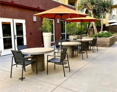 21301 Erwin Street - Photo Thumbnail 25