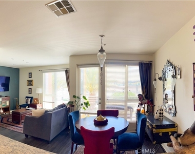 21301 Erwin Street - Photo Thumbnail 12