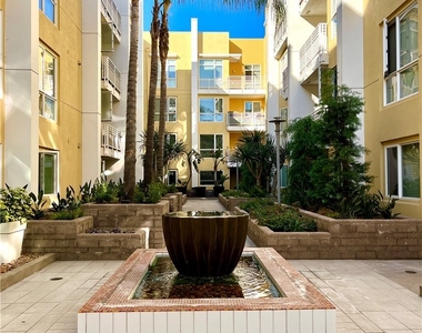 21301 Erwin Street - Photo Thumbnail 26