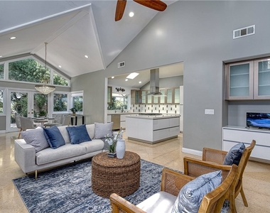 4414 Park Mallorca - Photo Thumbnail 11