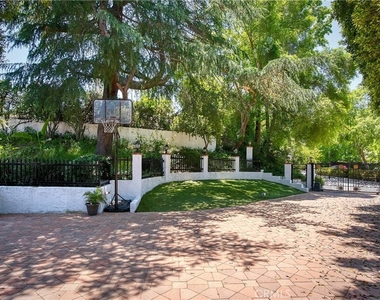 4414 Park Mallorca - Photo Thumbnail 2